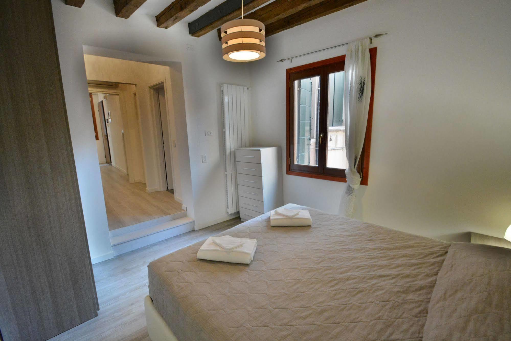 Ve.N.I.Ce. Cera Ca' De La Mandola Apartment เวนิส ภายนอก รูปภาพ